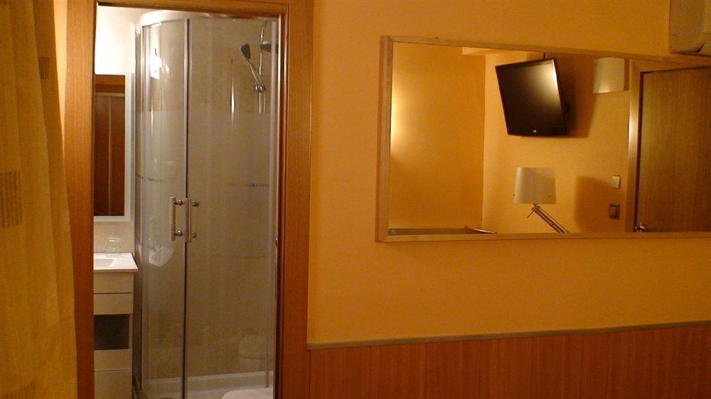 Hostal El Carmen Zaragoza Eksteriør billede
