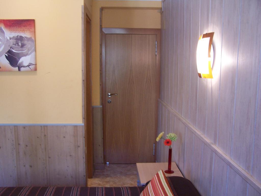 Hostal El Carmen Zaragoza Eksteriør billede